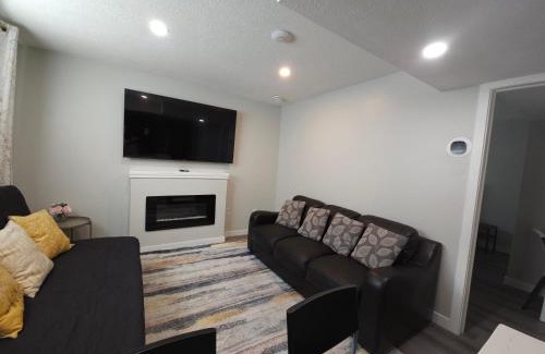 Southwest Edmonton Apartment | Cozy 2 Bedroom Suite, Queen Beds, Near the Airport