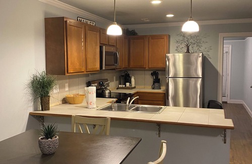 Chesterfield House | Cozy 2-bedroom townhome with WiFi, AC in charming Chesterfield