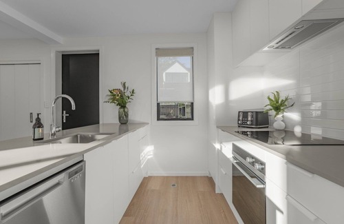 Lower Hutt House | Cozy 2 bedroom Townhouse, close to Hutt city and Hutt Hospital all amenities