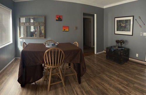 Lakeview House | Cozy 2-Bedroom Townhome--Bring the Kiddos & Furry Friends!