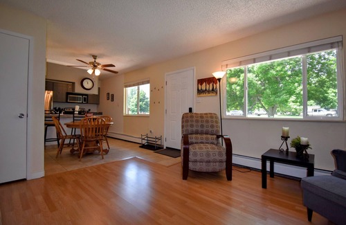 Lakewood House | Cozy 2-bedroom townhome in gorgeous Lakewood with WiFi, AC