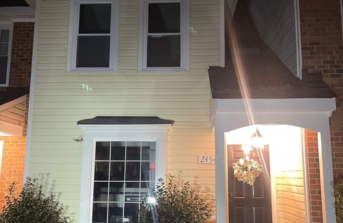 Tuckahoe House | Cozy 2-bedroom townhome in enjoyable Richmond with WiFi, AC