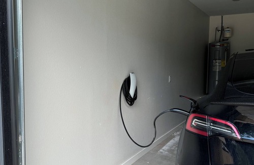 Lindale House | Cozy 2-bedroom townhome in Lindale TX. EV charger, Fenced in yard and Car garage