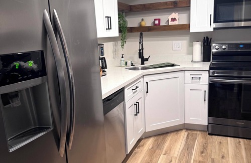 Camelback East House | Cozy 2-bedroom townhome in Prime Location Phoenix Area with NEW AC