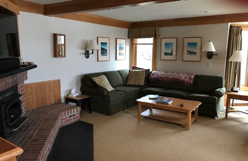 Moscow Cabin | Cozy 2-bedroom Trapp Family Resort cabin, with many amenities in Stowe, Vermont.