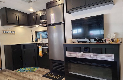 Castroville House | Cozy 2-bedroom Travel Trailer in Castroville, walking distance to the river.