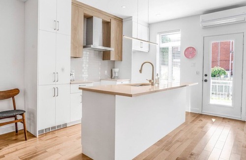Ville-Emard Apartment | Cozy 2-bedroom unit