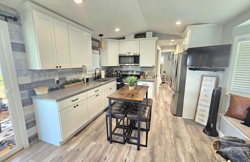 Lake Havasu City House | Cozy 2 bedroom Park Model Home in Popular Lake Havasu City near London Bridge