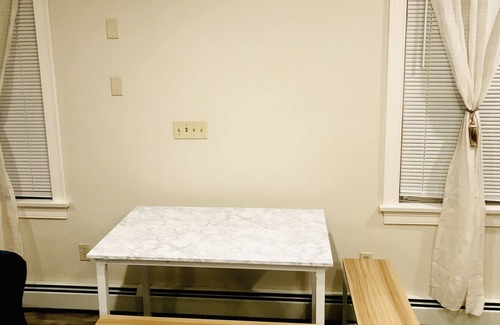Providence House | Cozy 2 Bedroom Apartment in Providence | Refresh in a Luxe King Bed
