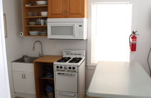 Seaside Heights Cottage | Cozy 2 Bedroom House.