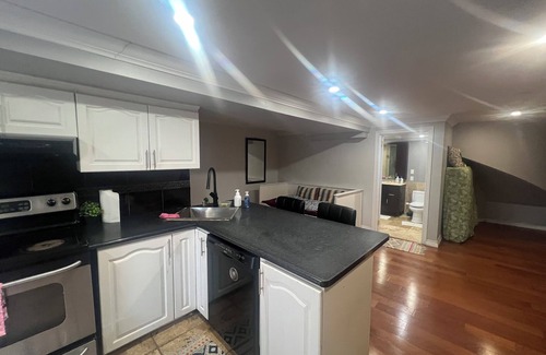Brampton Apartment | Cozy 2 bedroom walkout paradise