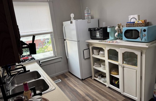Plymouth Apartment | Cozy 2 Bedroom, with a Queen Bed in each, fire place, vanity, dresser, &two tv’s