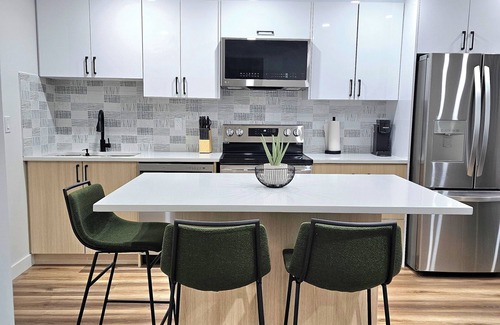 Evanston House | Cozy 2 bedrooms and 1 bath for 4 guests!