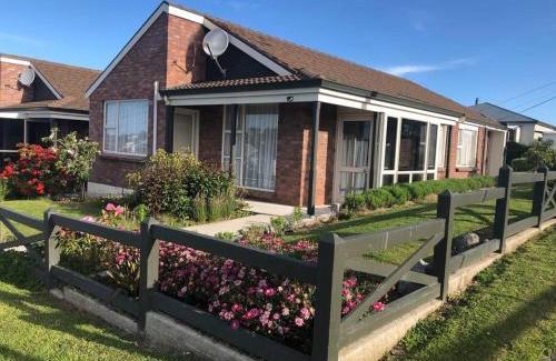 Oamaru House | Cozy 2 Bedrooms Lavender Garden House