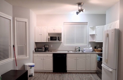 Lower Sumas Mountain House | Cozy 2 bedrooms on Ground Floor house .