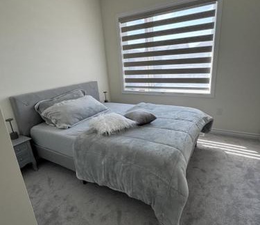 Erin House | Cozy 2 bedrooms with private washroom
