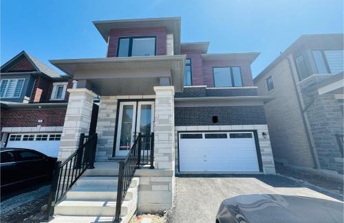 Erin House | Cozy 2 bedrooms with private washroom
