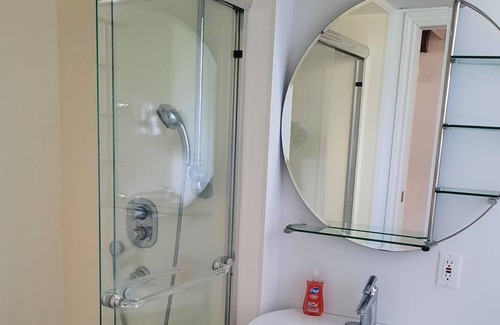 Saskatoon Downtown House | Cozy 2 BR basement suite in Varsity View near RUH