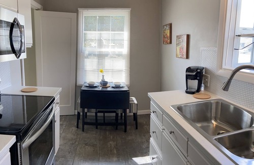 Jennings Lodge House | Cozy 2 br. Close to River