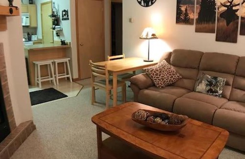 Big Sky Apartment | Cozy 2 BR Mountain View - walk to resort