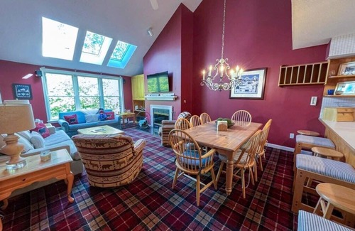 Ludlow Condo | Cozy 2 BR Ski-in/Ski-out Condo at Okemo