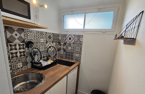 Saint-Michel-en-l'Herm Cottage | Cozy 2-Person Cottage Near Beach & Marais Poitevin