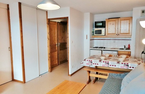 Les Esserts Apartment | Cozy 2-Room Apartment, Ski-In/Ski-Out, South-Facing Balcony, Sleeps 6, Pet-Friendly