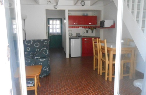 Ploemel House | Cozy 2-Room Cottage with Terrace & Garden, Near Sea & Coastal Trails, Pet-Friendly