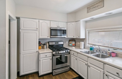Libertyville House | Cozy 2-Story House Near Downtown Libertyville