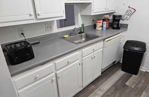 North Newport News House | Cozy 2 Story Model Townhouse