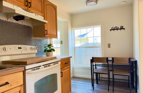 Salem House | Cozy 2B/1B Casita Vienna in Salem