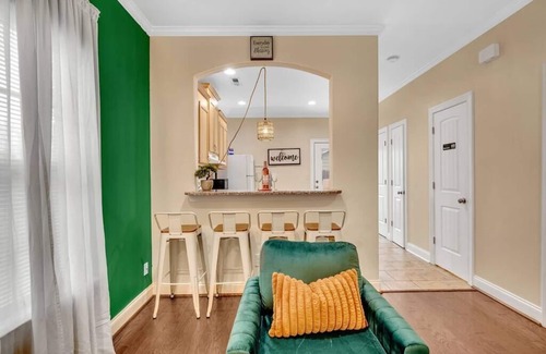 Concord House | Cozy 2B Townhouse - Hot Tub