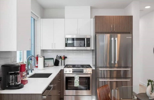 Broadway House | Cozy 2B2B Heart of CapHill (Pet Friendly)