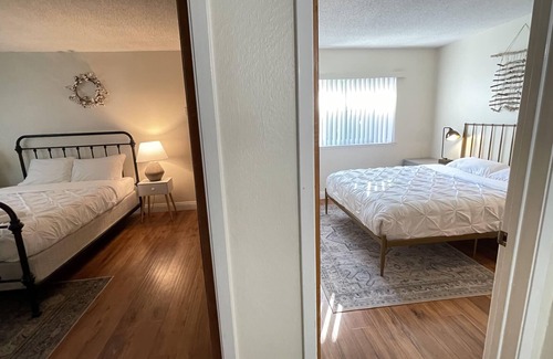 Arden-Arcade Apartment | Cozy 2bd Apartment by CSUS & Cal Expo