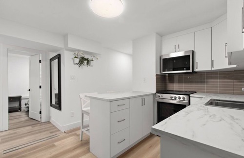 North Vancouver Apartment | Cozy 2BD guest suite in North Van!