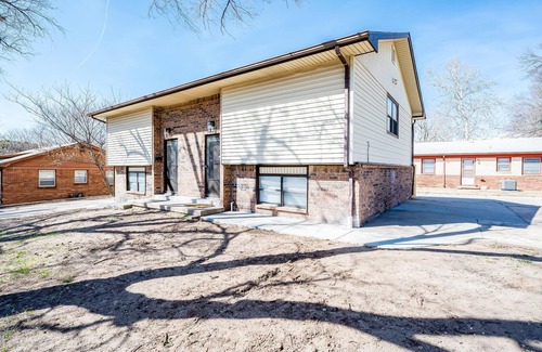 Wichita House | Cozy 2BD Near Hospital