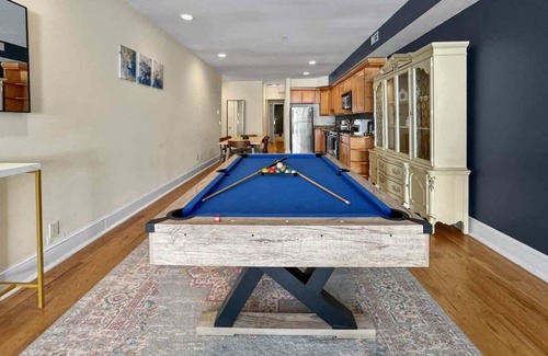 Old City Apartment | Cozy 2BD | Old City | 3 Beds | Independence Hall