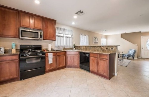 Enterprise House | Cozy 2bdrm house near M Resort