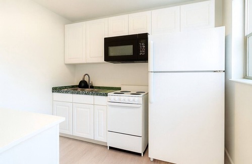 Riverside Park Apartment | Cozy 2bed 1 Bath 5 min to Las Olas W/free parking!
