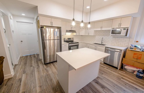 Grande Prairie House | Cozy 2bedroom apartment on a corner lot close to restaurants and shopping center