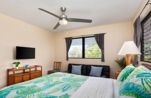 Kona Palisades Apartment | Cozy 2Bedroom with Relaxing Ocean Views and A/C