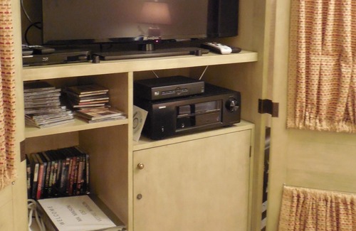 Freret Apartment | Cozy 2BR/1.5 Bath Uptown/Freret (17STR-10236)