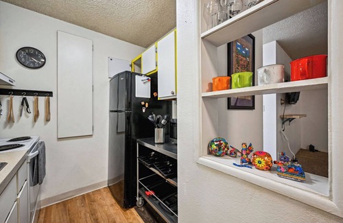 Southeast Apartment | Cozy 2BR/1BA Apt - Close to Denver University!