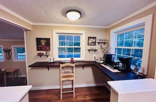 Vincent Cottage | Cozy 2BR/2BA Cottage with Hot Tub, Fire Pit & Fenced Yard, Perfect Outdoor Space