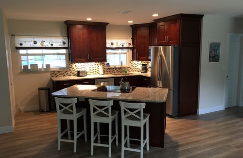 Walsingham House | Cozy 2BR/2BR, pool, jacuzzi, 10 minutes to beaches