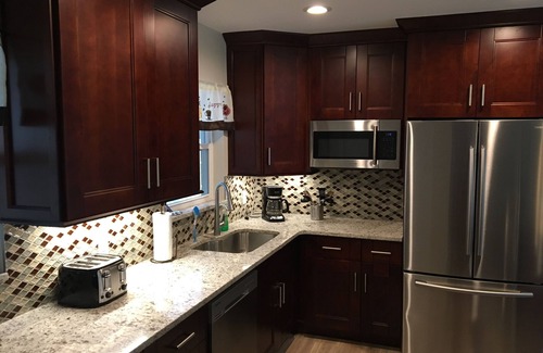 Walsingham House | Cozy 2BR/2BR, pool, jacuzzi, 10 minutes to beaches