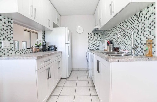 Crescent Heights Apartment | Cozy 2BR Apt | Free Parking, Wi-Fi & Coffee