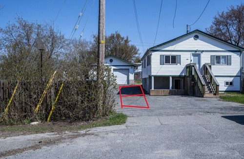 Sudbury Apartment | Cozy 2BR Apt near Downtown | Free Parking & Wi Fi