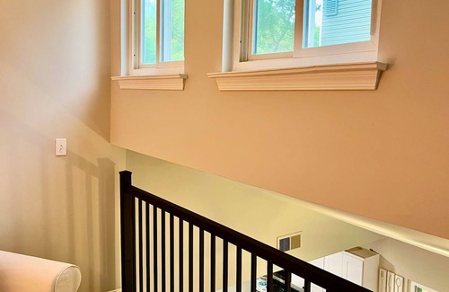 Edgewater House | Cozy 2BR Bungalow near Beach & Dock
