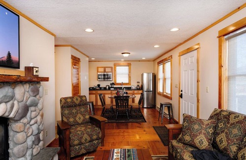 Lake Placid Cabin | Cozy 2BR Cabin with Full Kitchen, outdoor BBQs, campfire pits, and more!